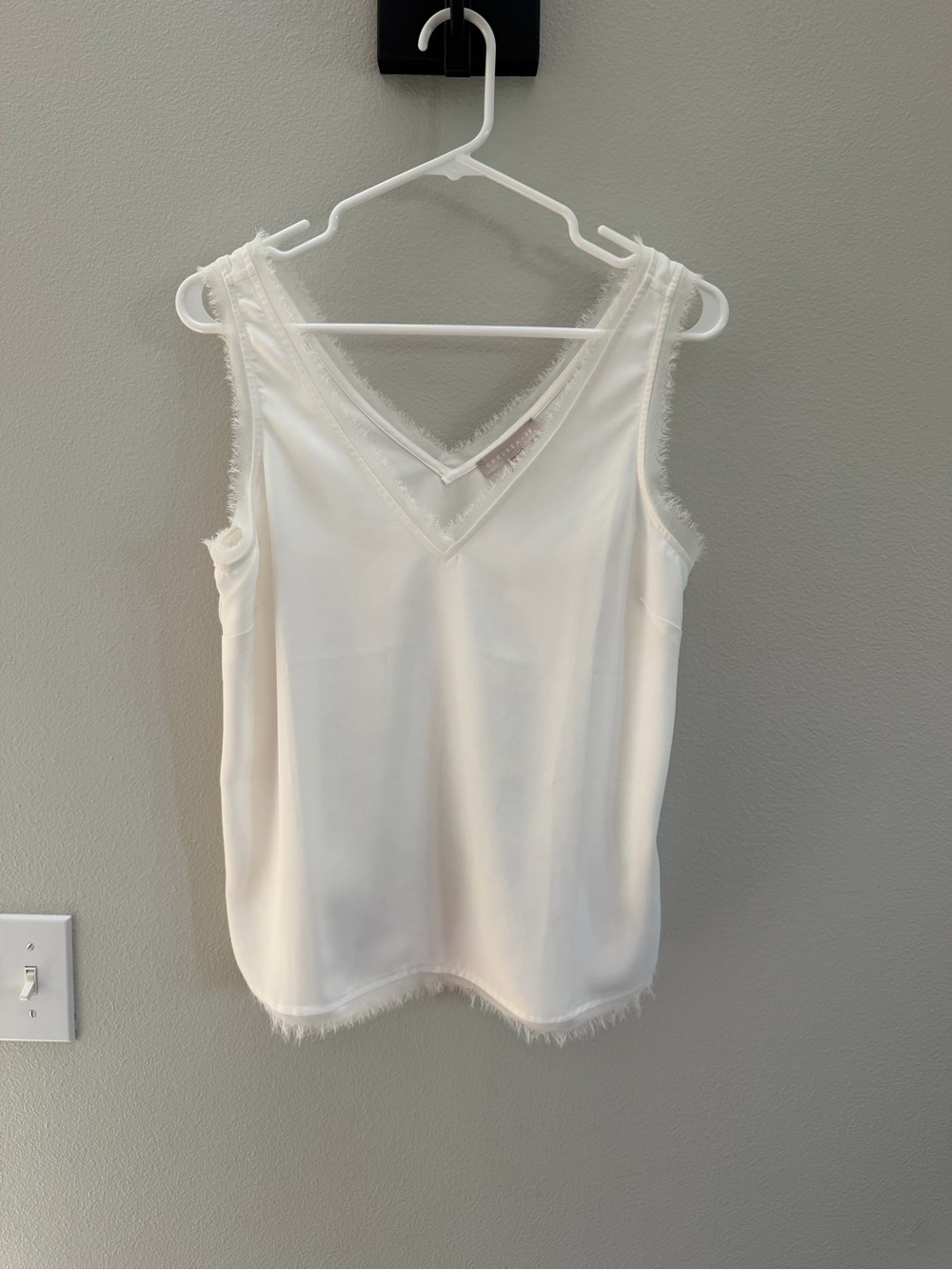 Chelsea28 White Frayed-Edge V-Neck Tank